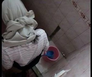 Hijab Girl On Campus Toilet - 4 min