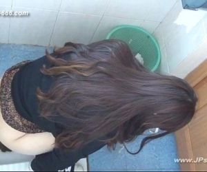 Chinese girls go to toilet.13 - 11 min