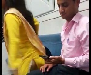 Indian mumbai local train girl kissed her boyfriend - 1..